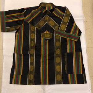 A Men’s kinte shirt